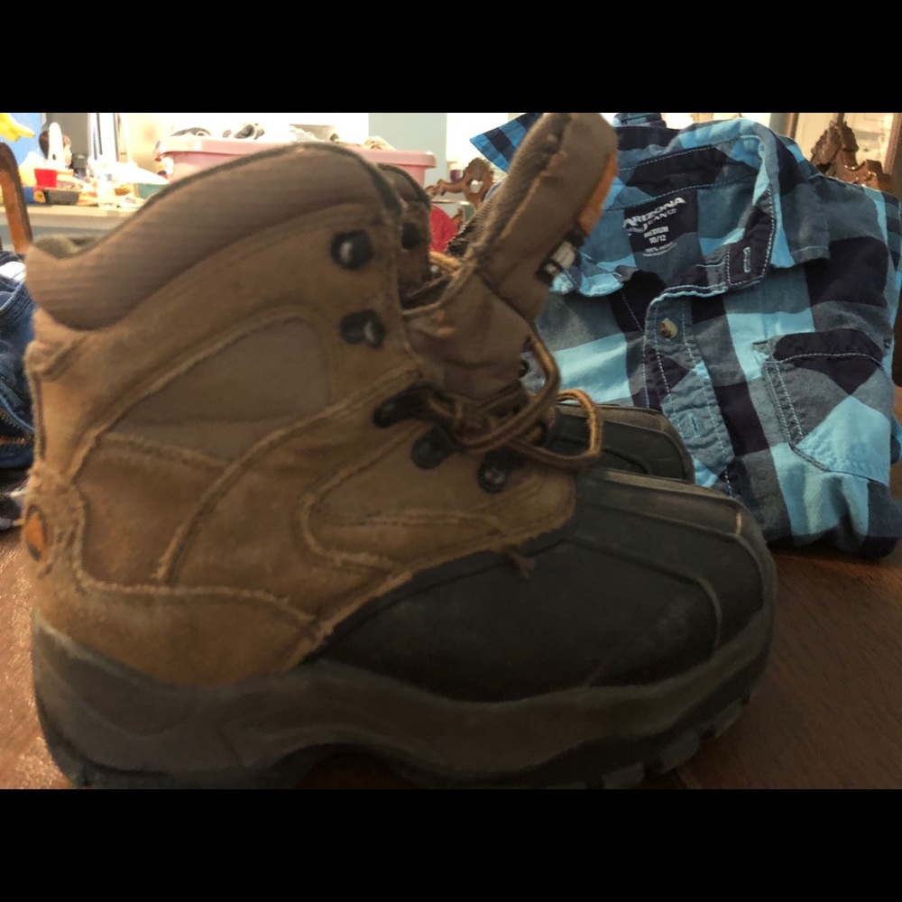 Big Boys size 2 steel toe hiking boots